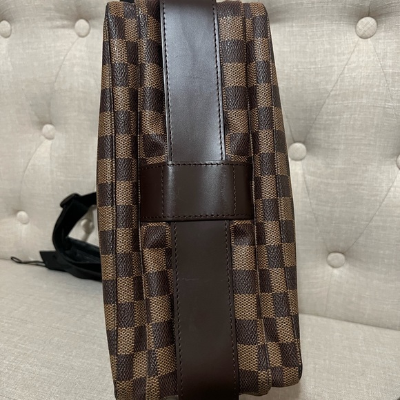 Used LV mens bag (good as new) only used twice.. - Picture 11 of 11